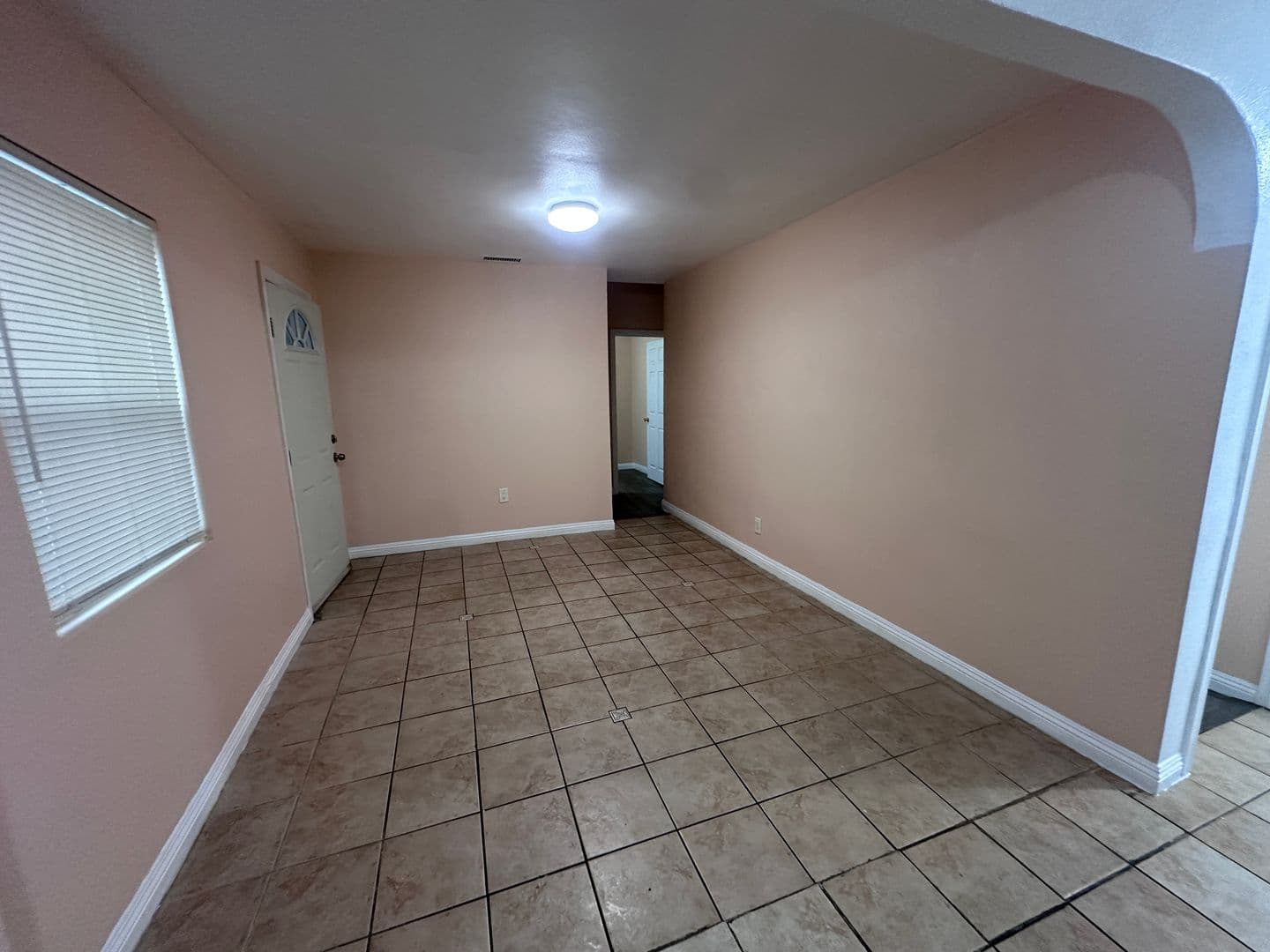 Los Angeles Apartment: 2426 Wabash Avenue