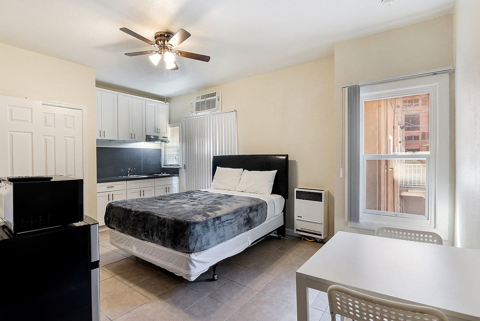 Los Angeles Apartment: 5117-5123 S Avalon Boulevard