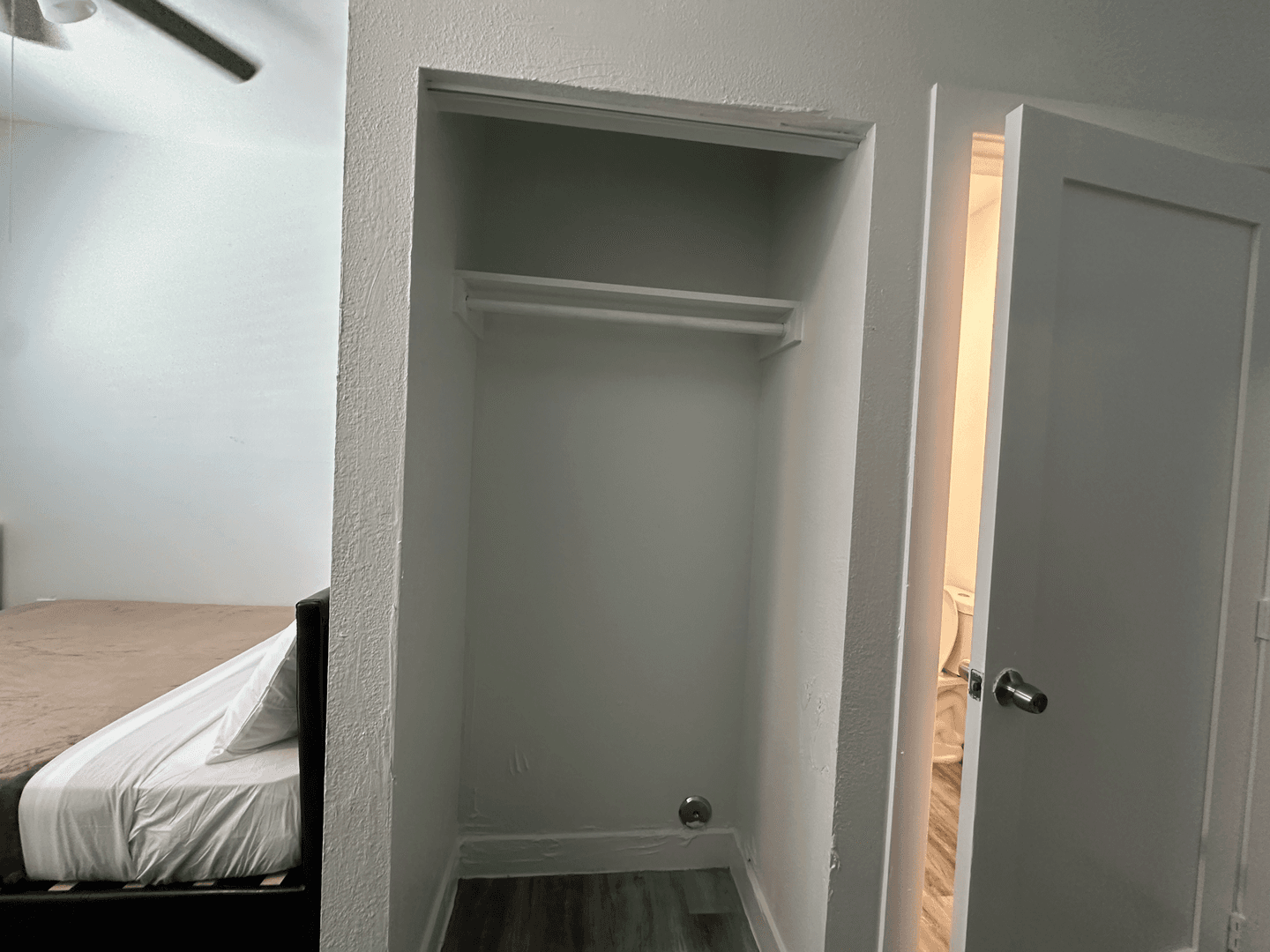 Los Angeles Apartment: 440 E 27th Street