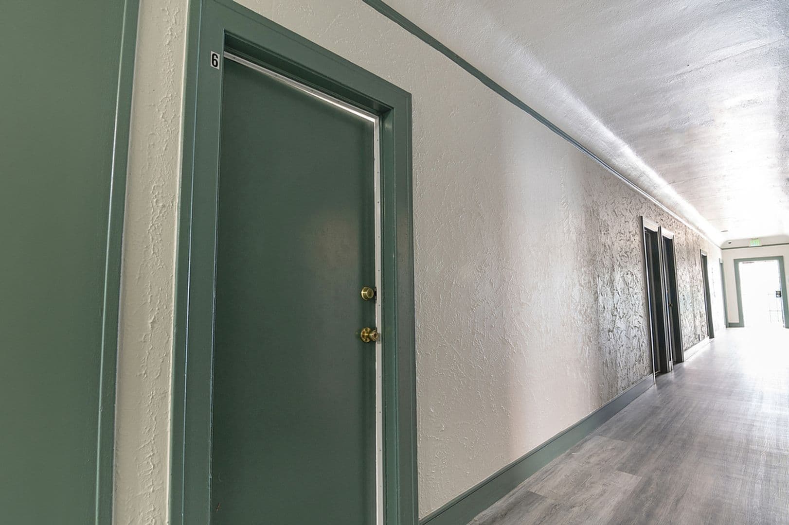 Los Angeles Apartment: 440 E 27th Street