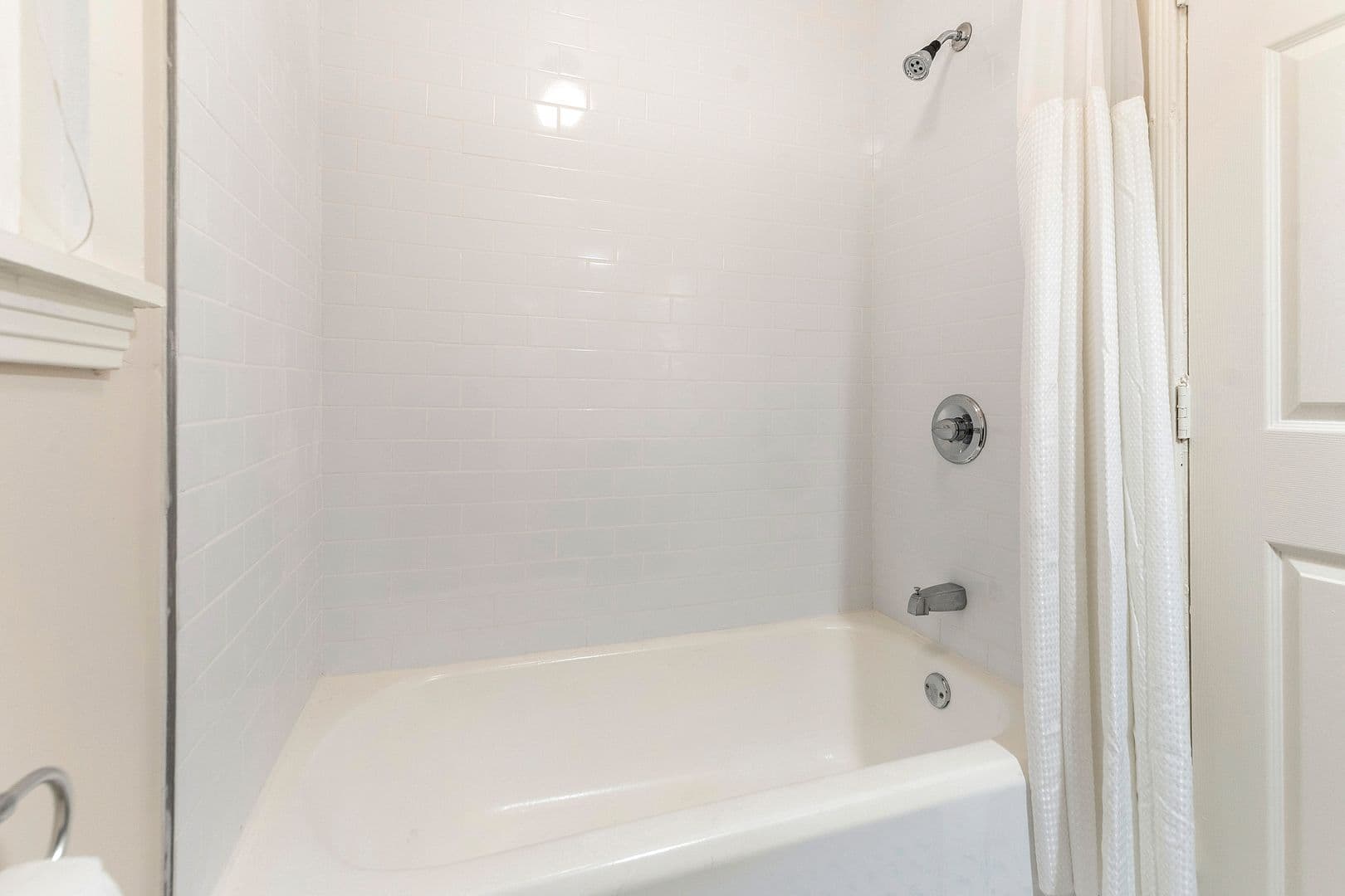 Los Angeles Apartment: 750 S Normandie Avenue