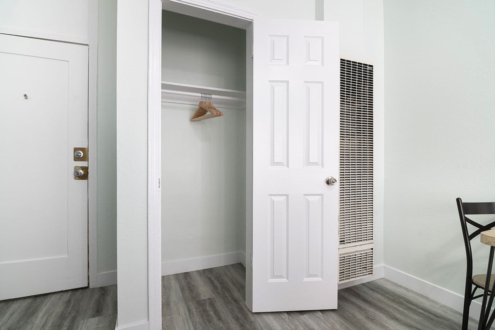 Los Angeles Apartment: 323 N Soto Street