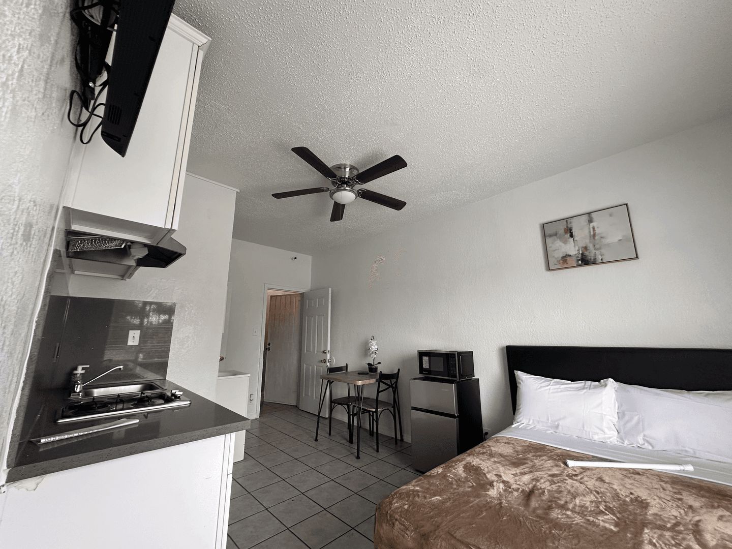 Los Angeles Apartment: 5117-5123 S Avalon Boulevard