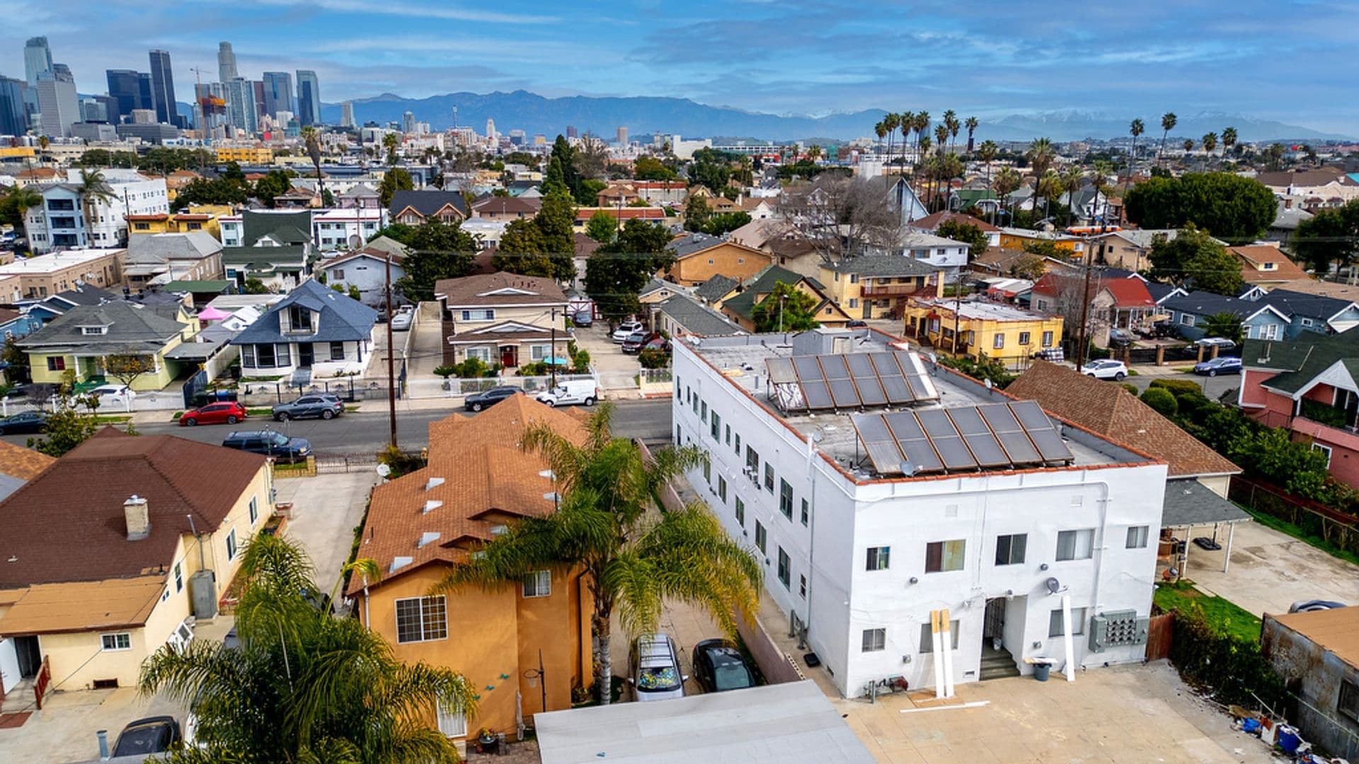 Los Angeles Apartment: 440 E 27th Street
