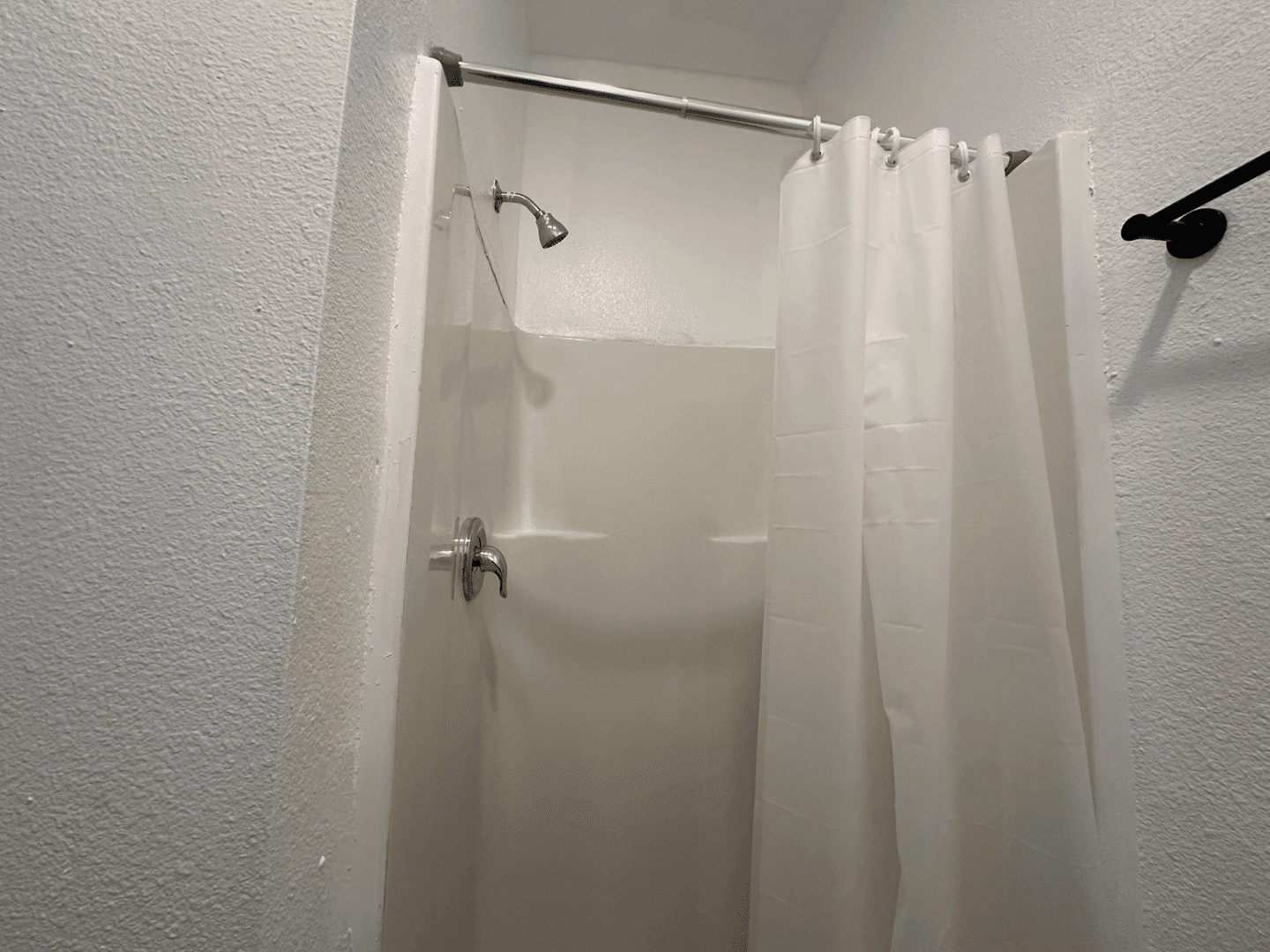 Los Angeles Apartment: 440 E 27th Street