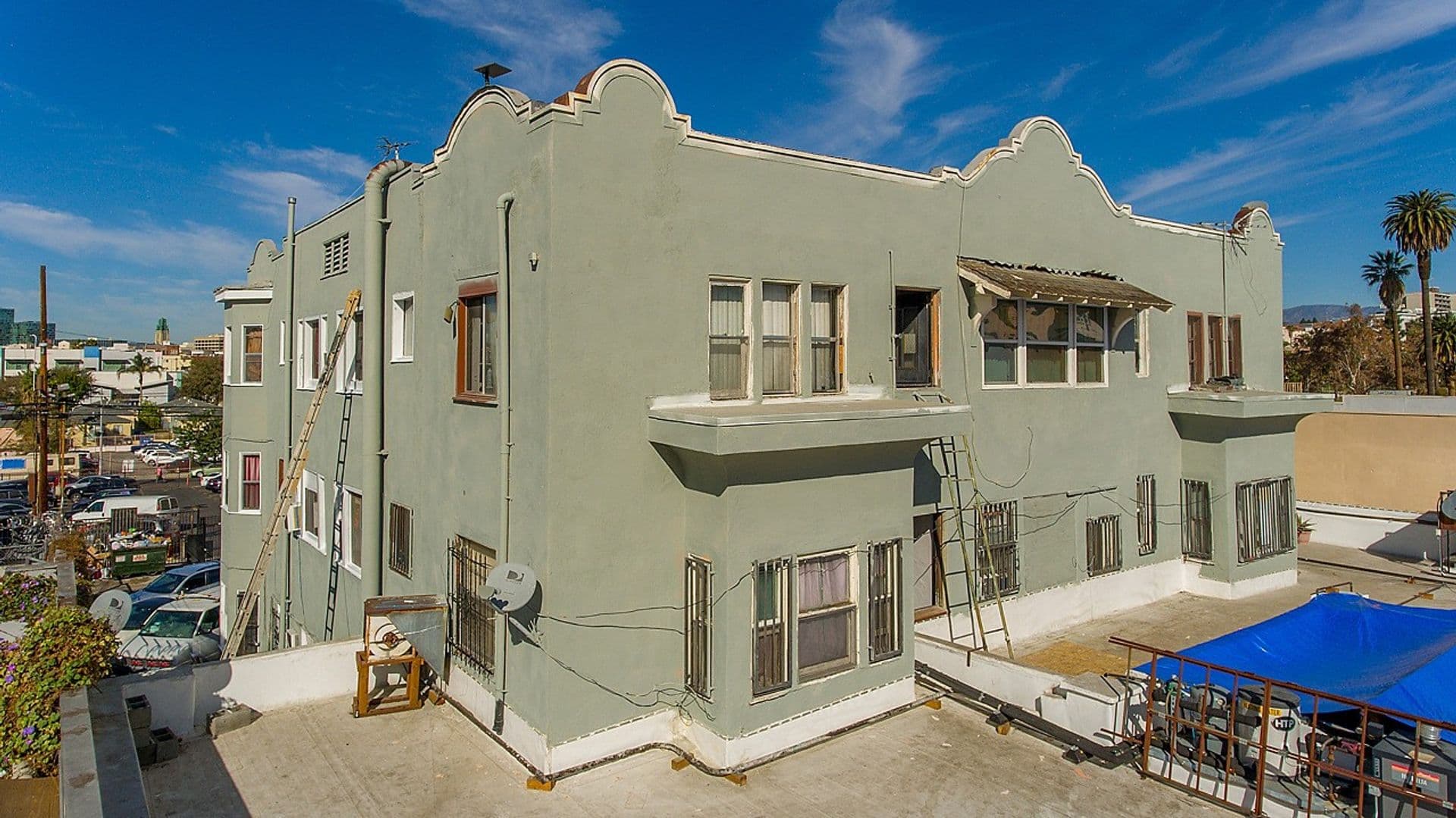 Los Angeles Apartment: 725 S Alvarado Street