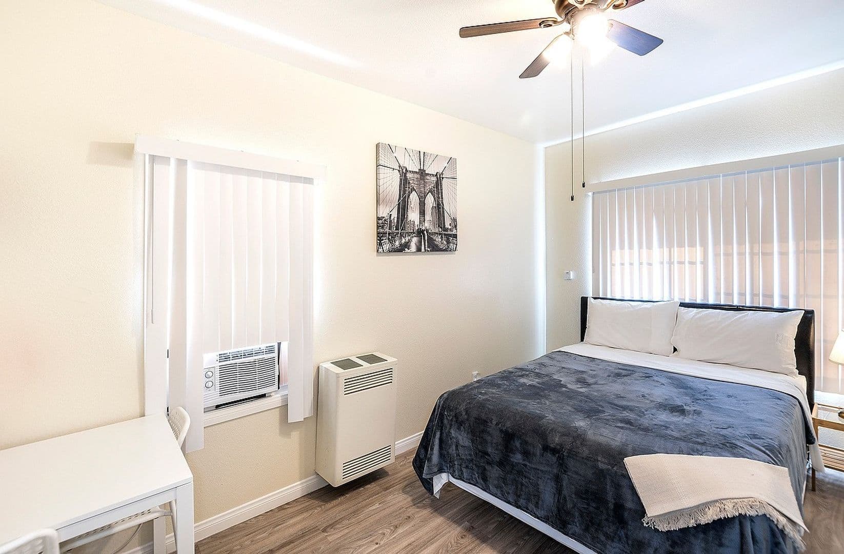 Los Angeles Apartment: 150 N Soto Street