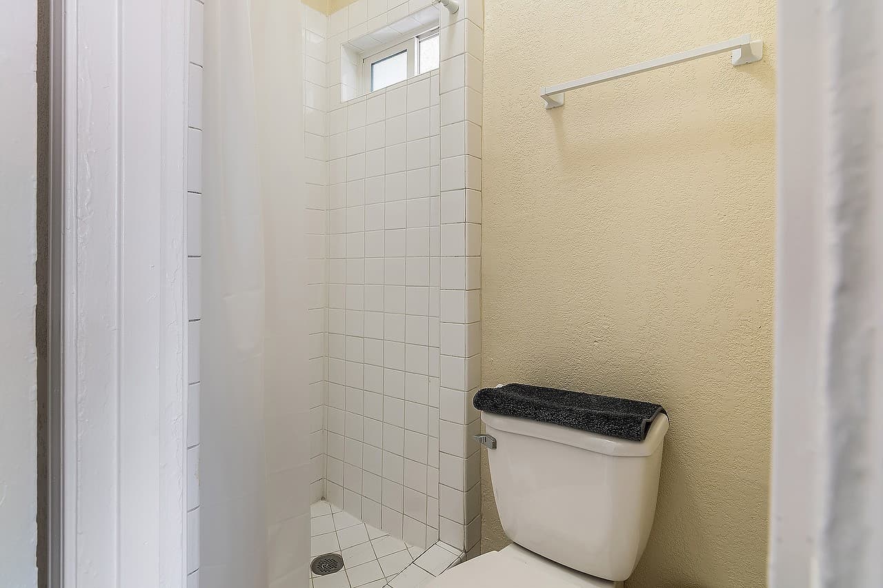 Los Angeles Apartment: 5117-5123 S Avalon Boulevard