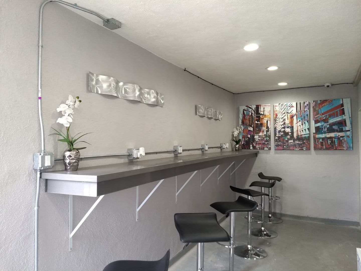 Los Angeles Apartment: 4905 W Adams Blvd