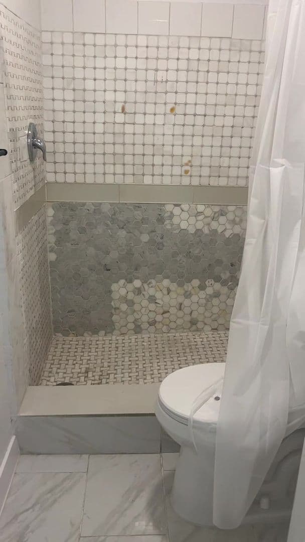 Los Angeles Apartment: 1222 E 78th Street