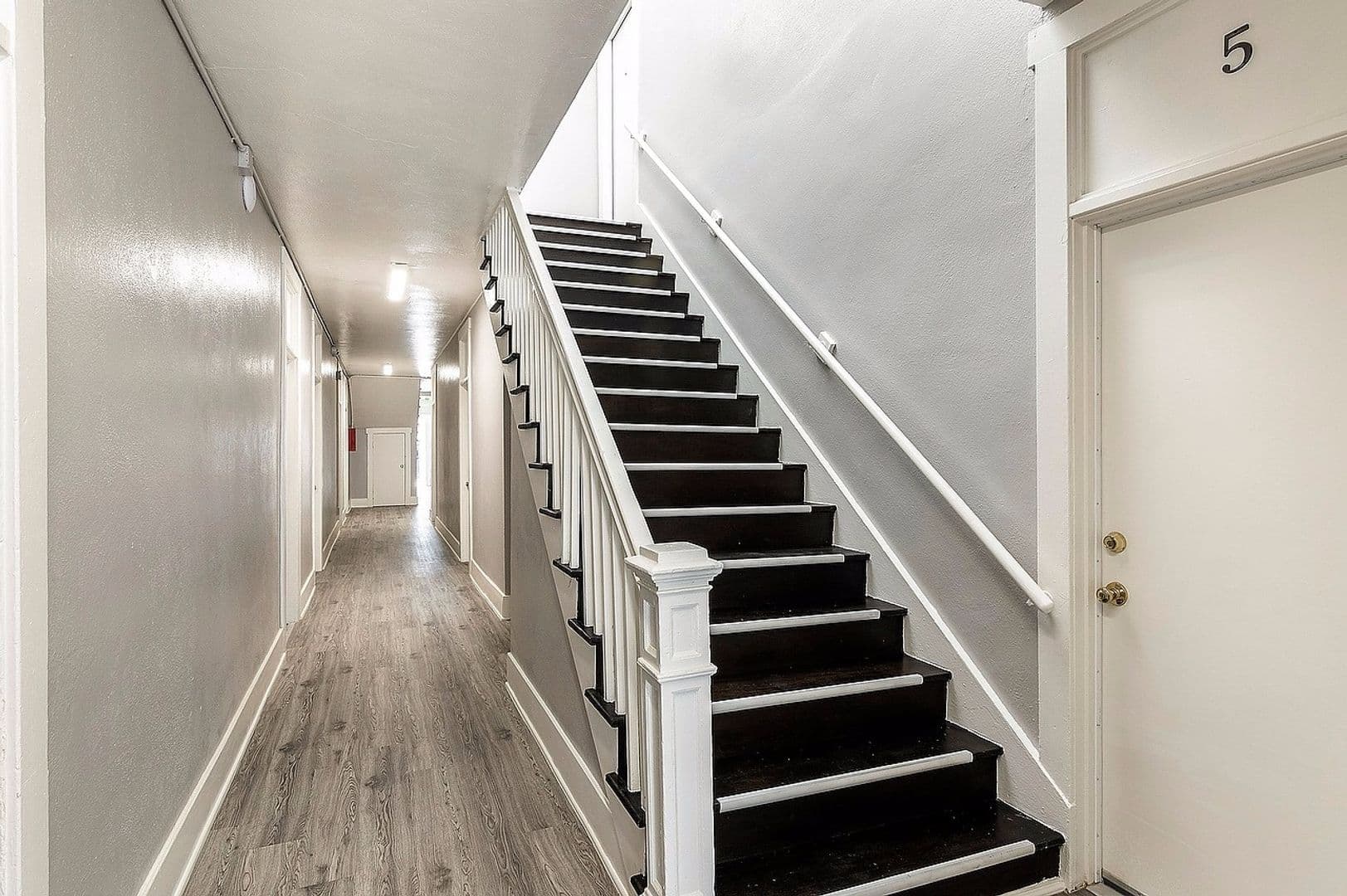 San Pedro Apartment: 1219 S Palos Verdes Street