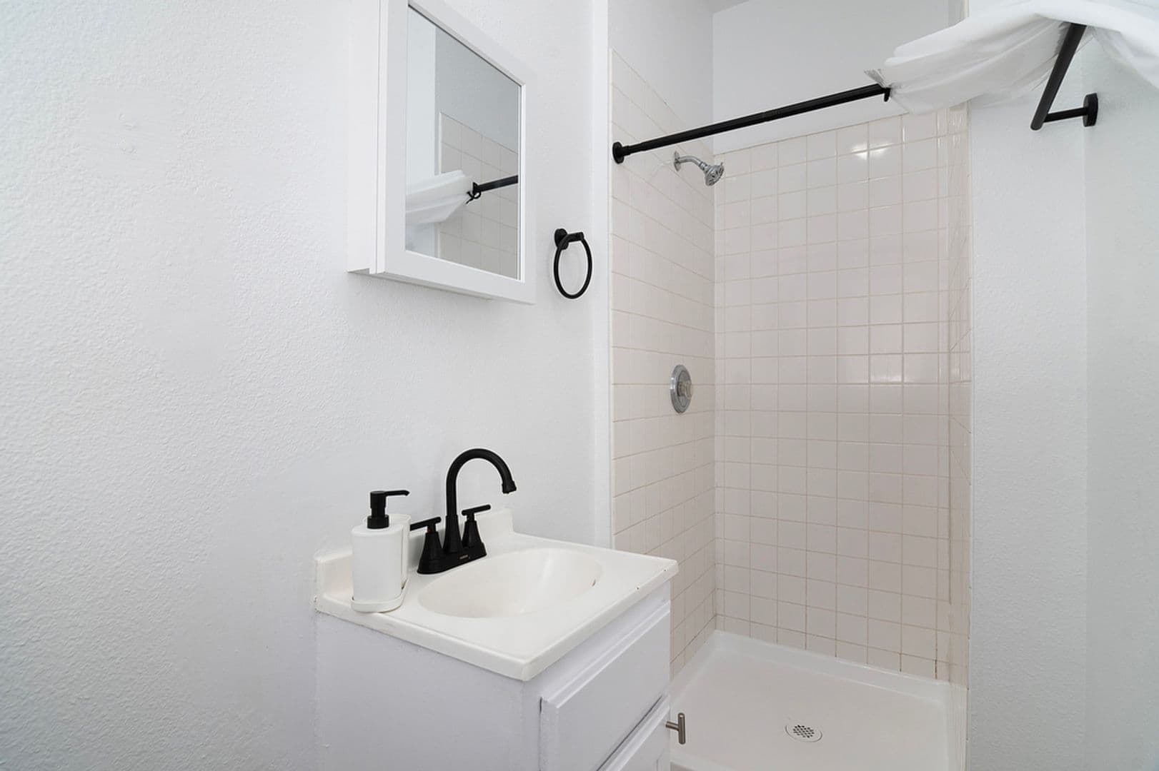Los Angeles Apartment: 323 N Soto Street