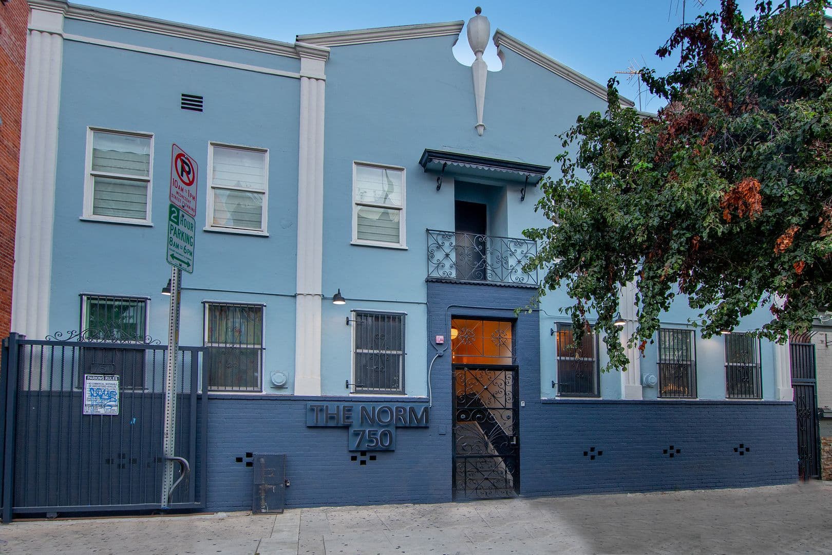 Los Angeles Apartment: 750 S Normandie Avenue
