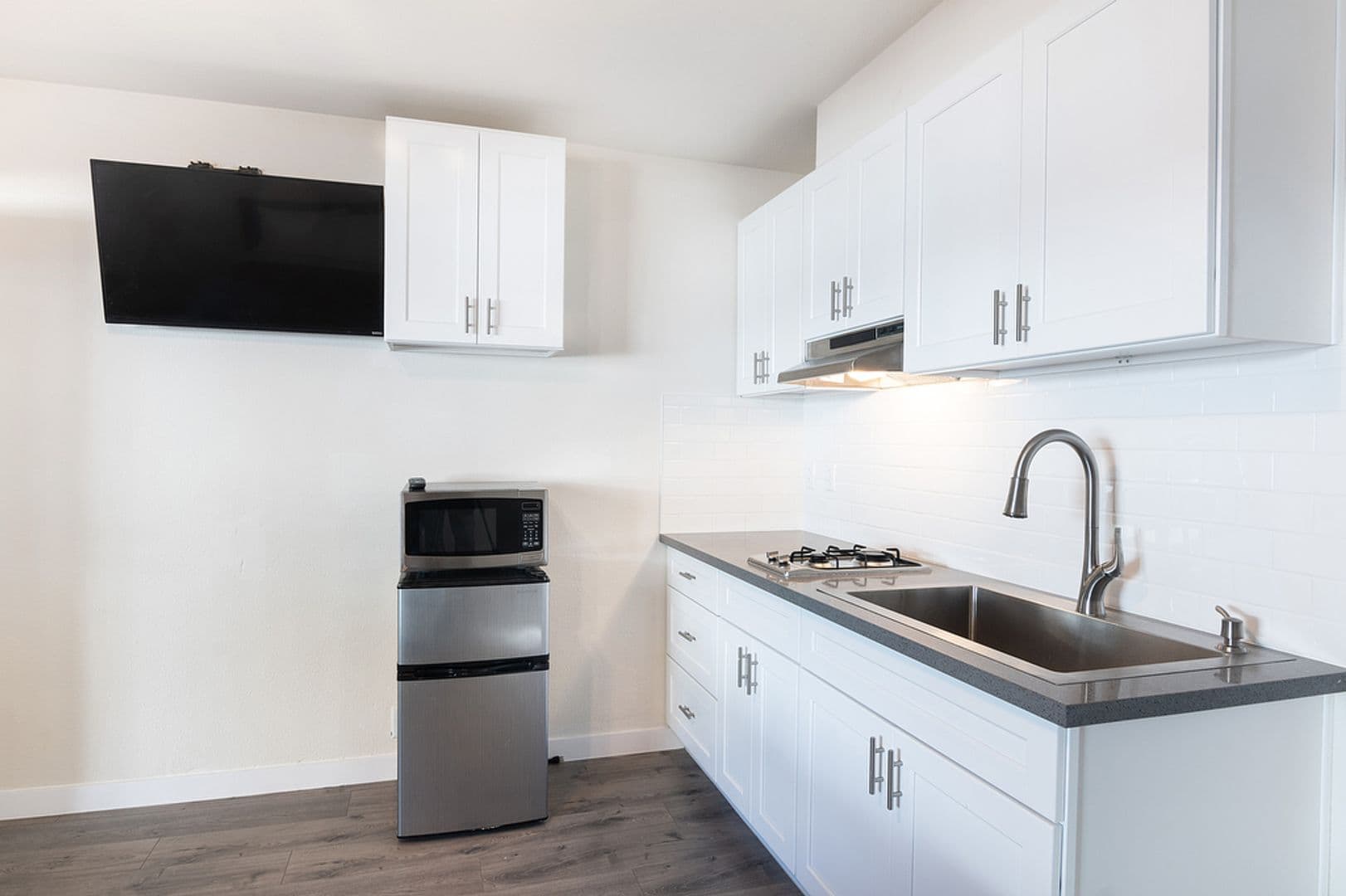 Los Angeles Apartment: 2025 W 3rd Street