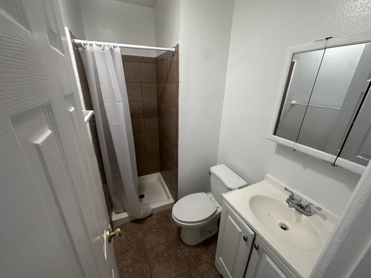 Los Angeles Apartment: 4905 W Adams Blvd