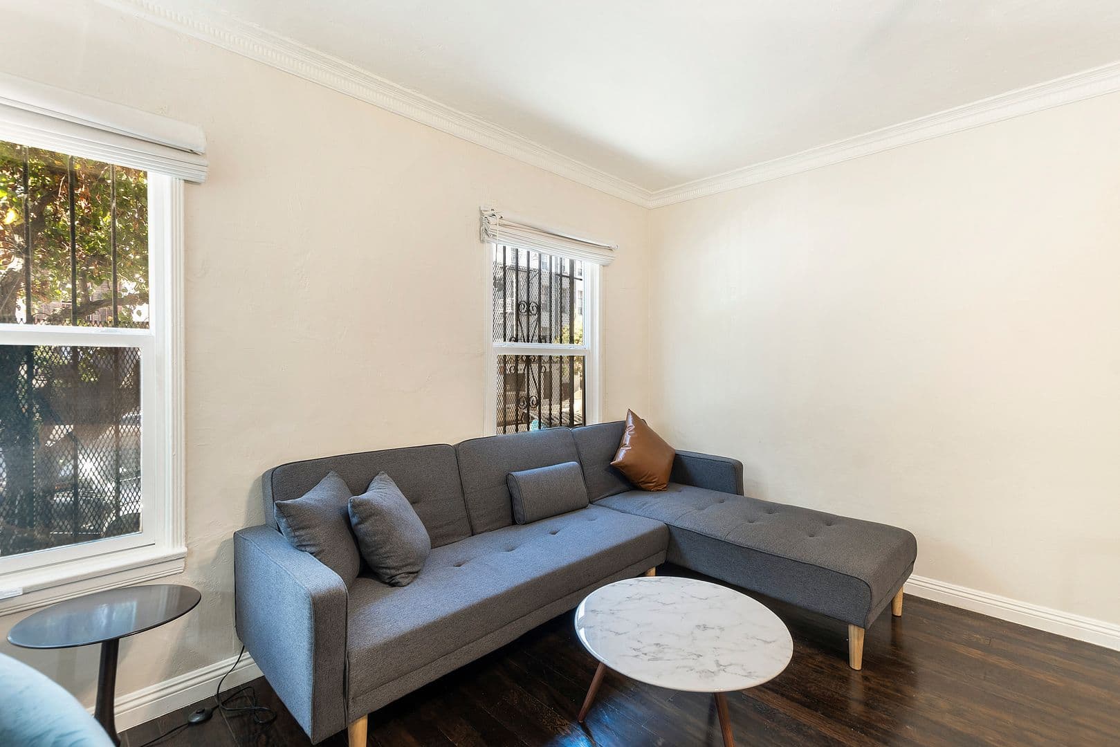 Los Angeles Apartment: 750 S Normandie Avenue