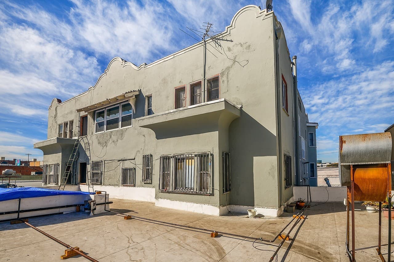 Los Angeles Apartment: 725 S Alvarado Street