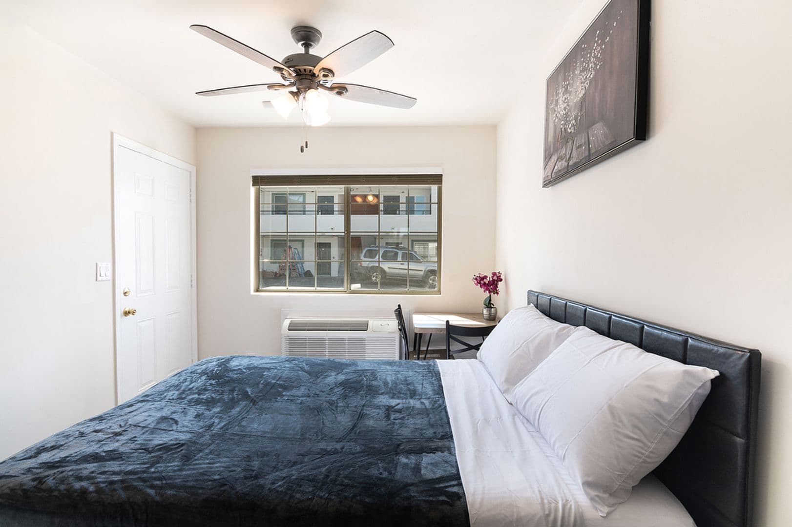 Los Angeles Apartment: 2025 W 3rd Street