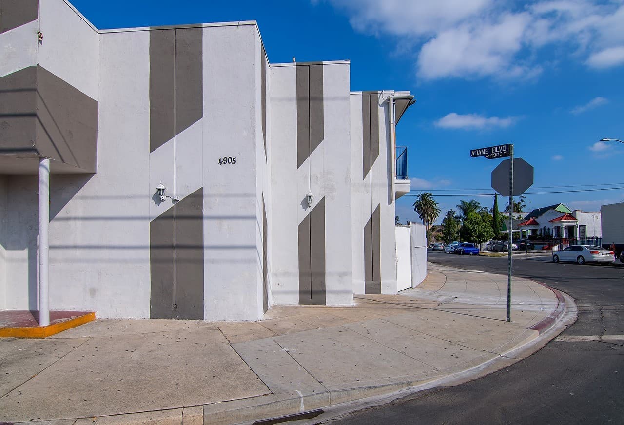 Los Angeles Apartment: 4905 W Adams Blvd