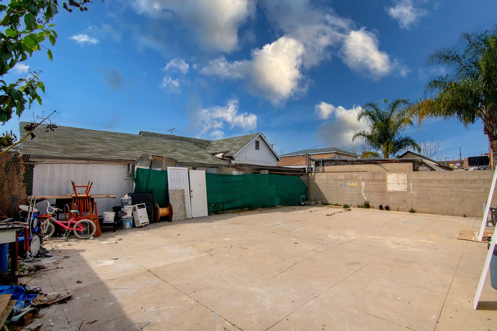 Los Angeles Apartment: 440 E 27th Street