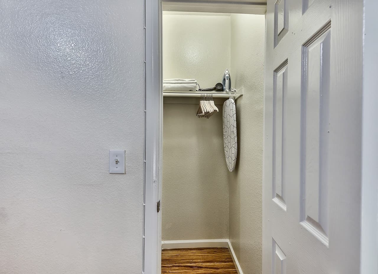 Los Angeles Apartment: 150 N Soto Street