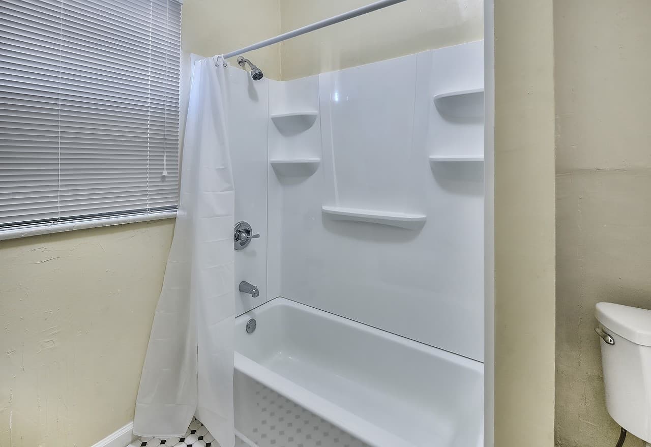 Los Angeles Apartment: 725 S Alvarado Street