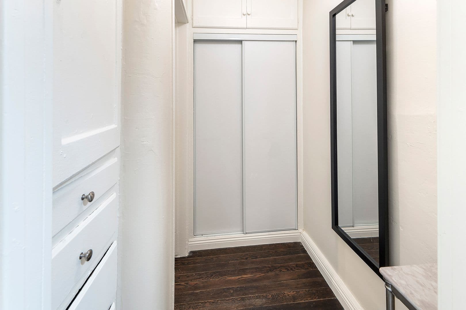 Los Angeles Apartment: 750 S Normandie Avenue