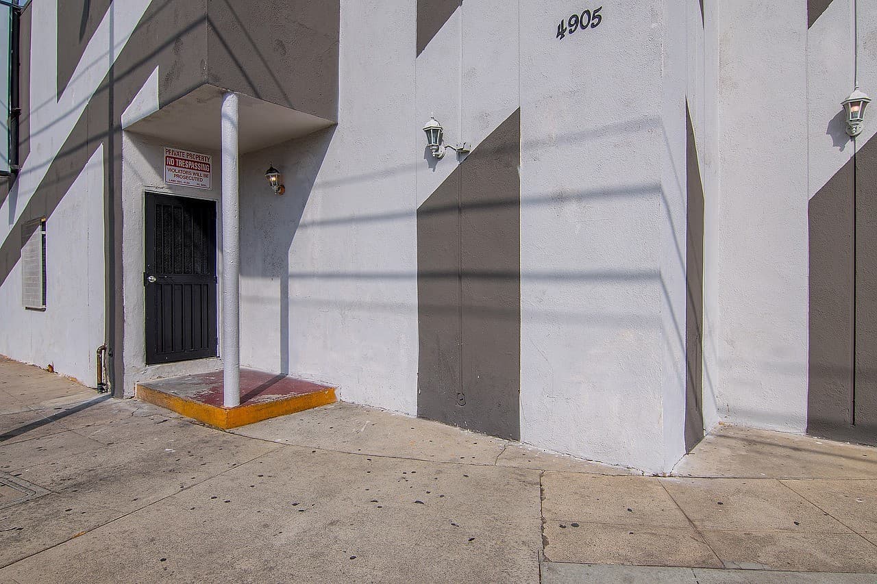 Los Angeles Apartment: 4905 W Adams Blvd