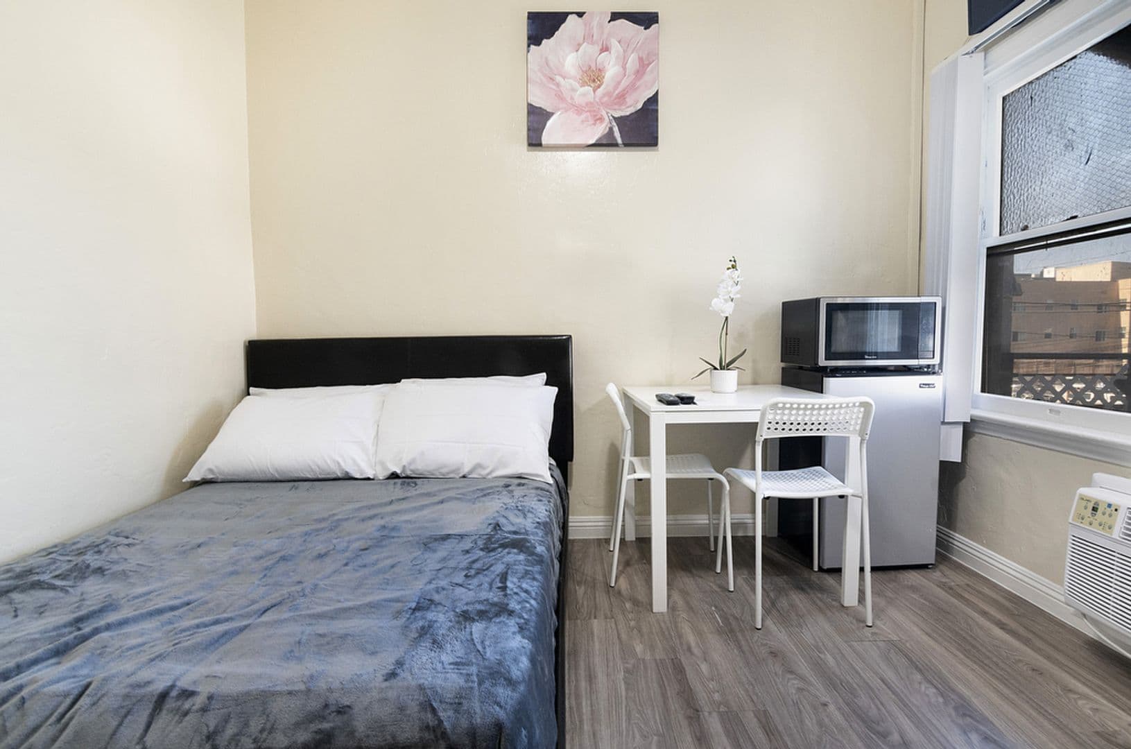 Los Angeles Apartment: 725 S Alvarado Street
