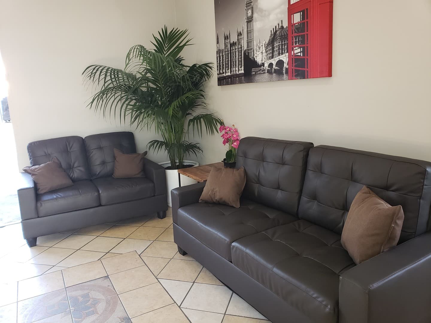 Los Angeles Apartment: 4905 W Adams Blvd