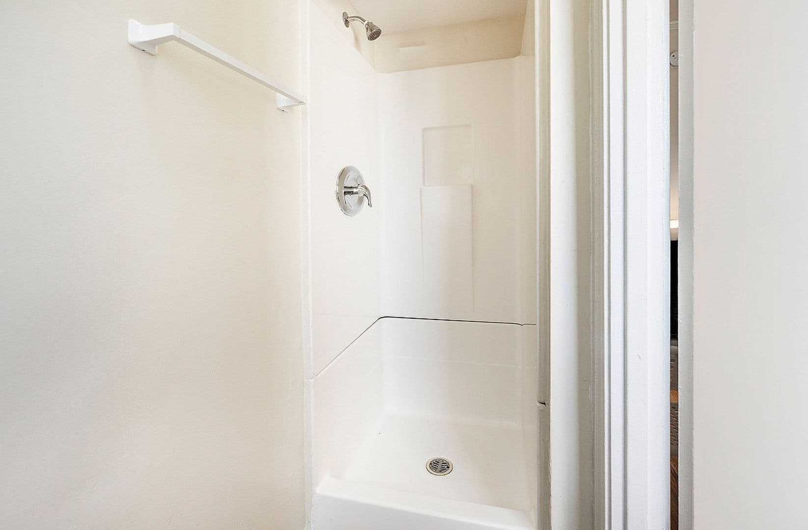 Los Angeles Apartment: 150 N Soto Street