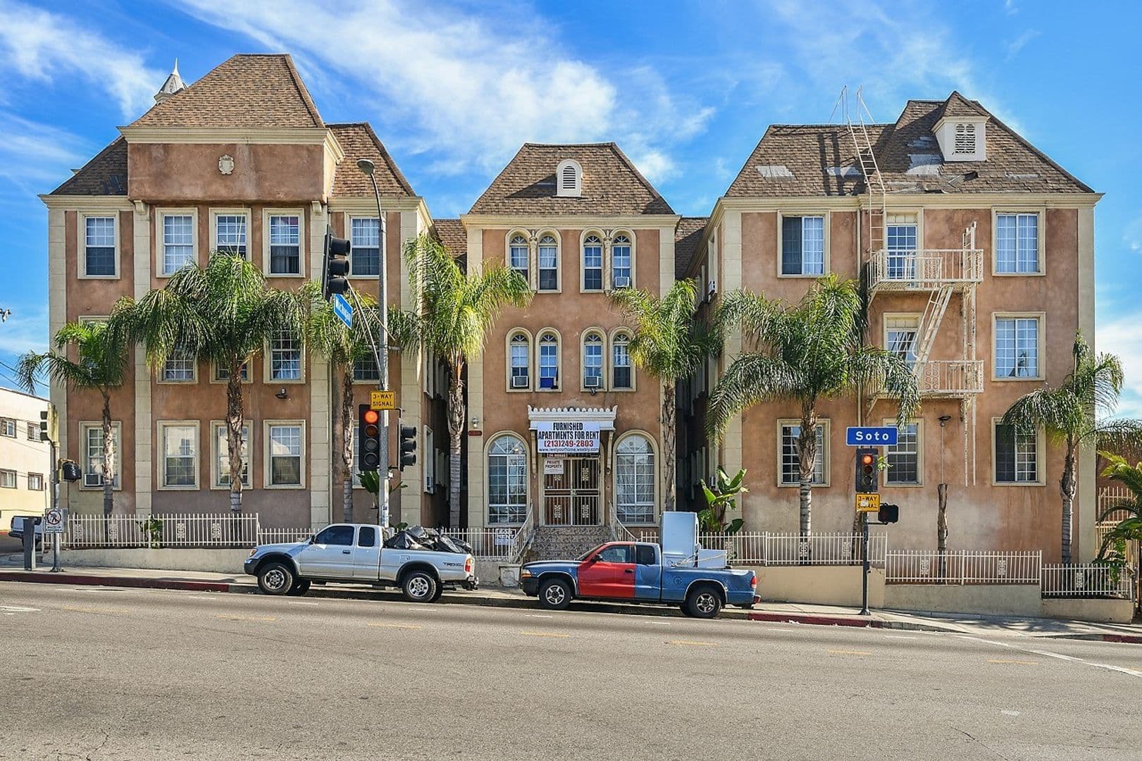 Los Angeles Apartment: 150 N Soto Street