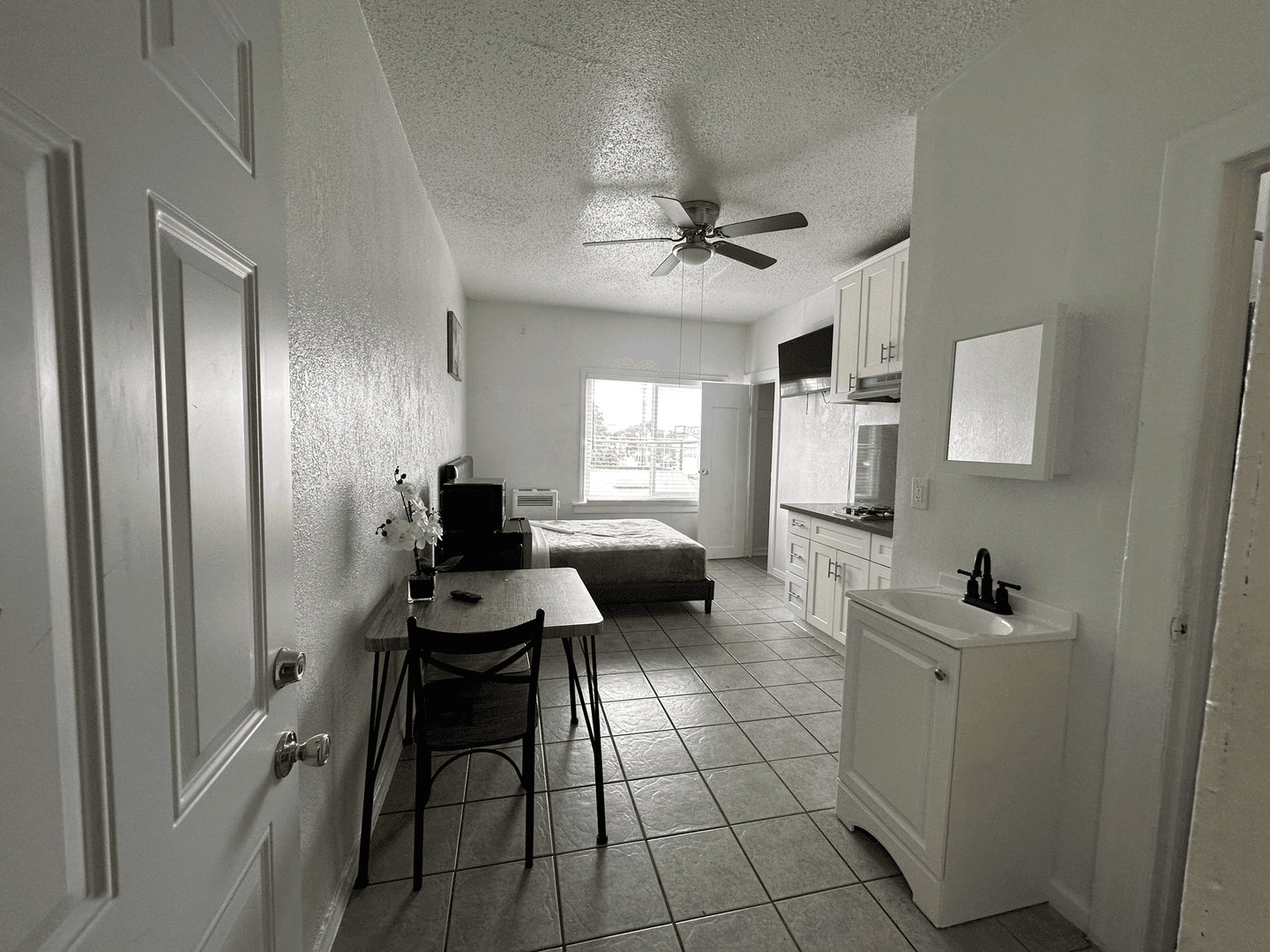 Los Angeles Apartment: 5117-5123 S Avalon Boulevard