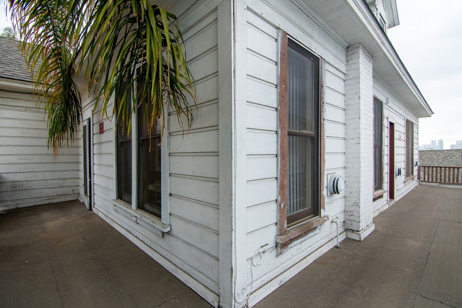 Los Angeles Apartment: 131 S Boyle Avenue