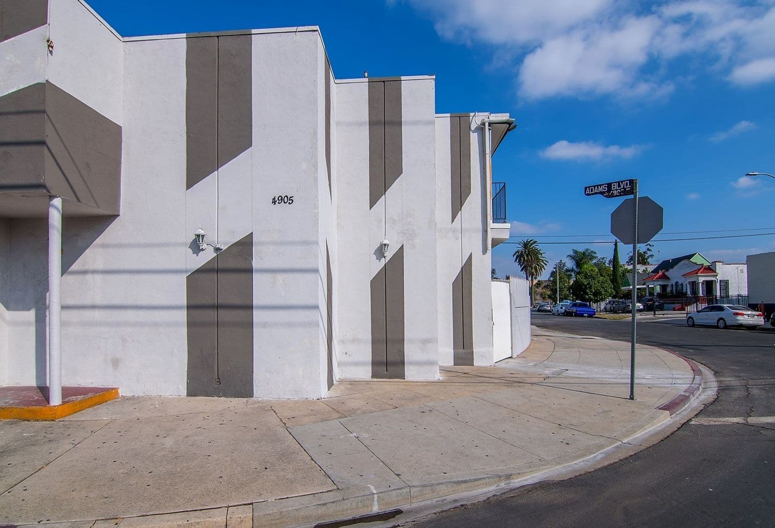 Los Angeles Apartment: 4905 W Adams Blvd