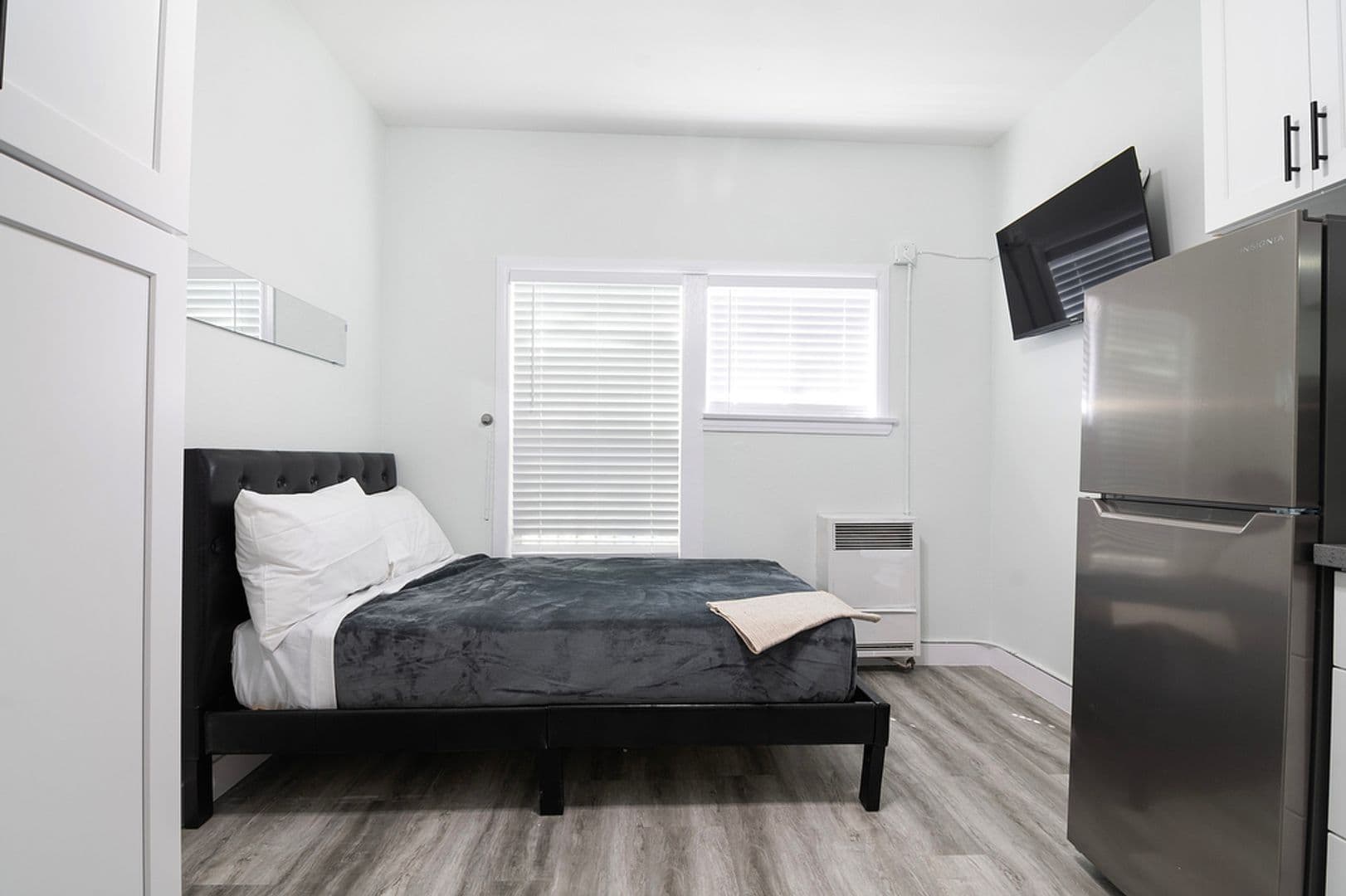Los Angeles Apartment: 323 N Soto Street