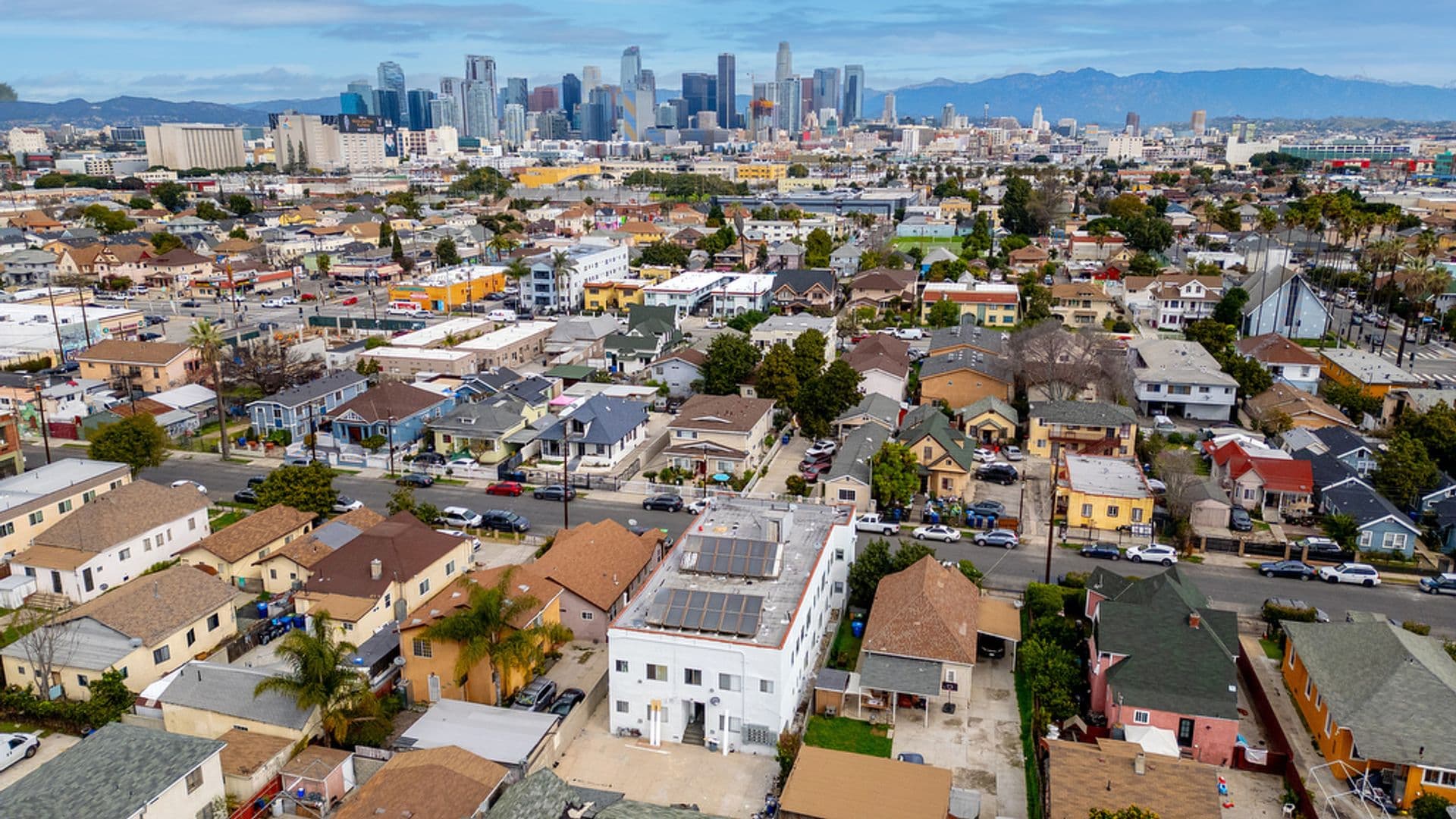 Los Angeles Apartment: 440 E 27th Street