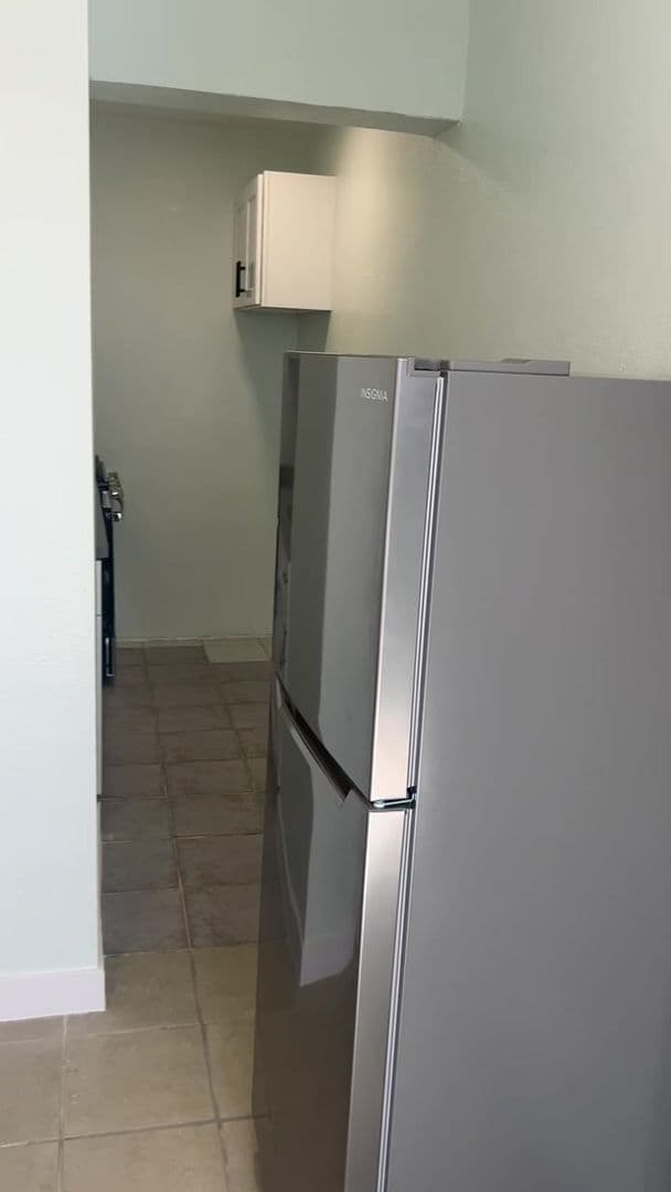 Los Angeles Apartment: 1222 E 78th Street