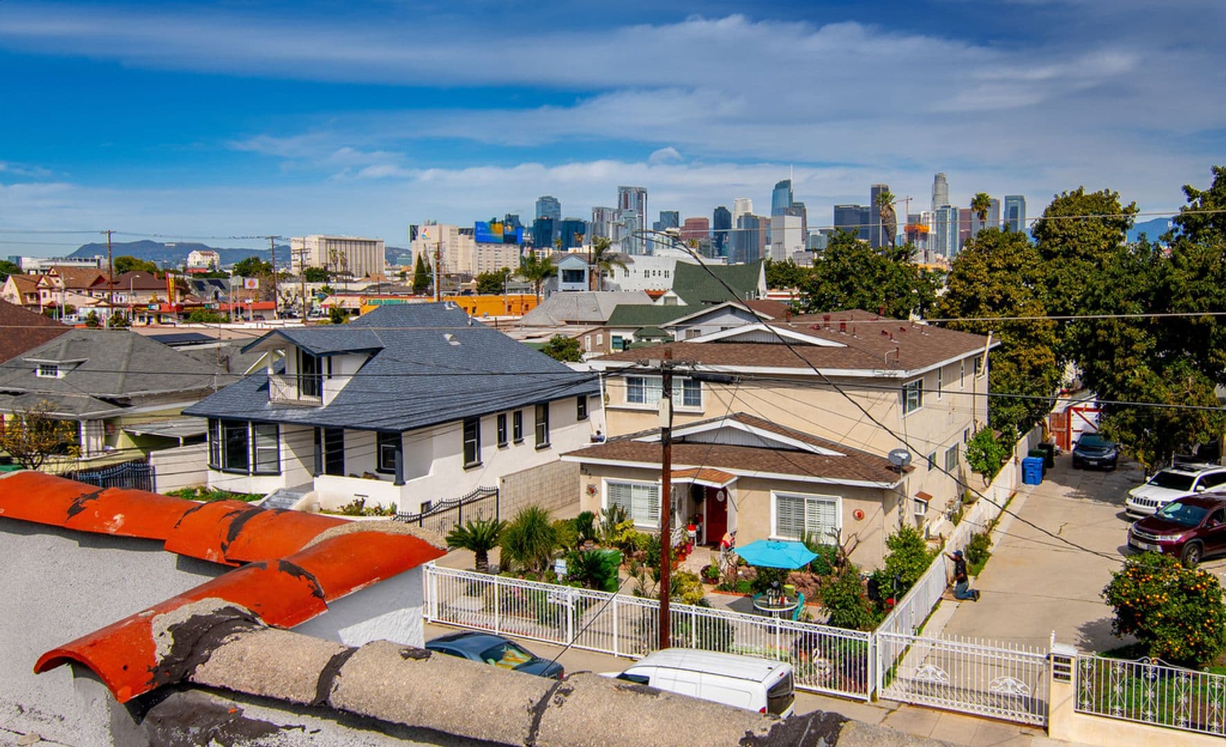 Los Angeles Apartment: 440 E 27th Street