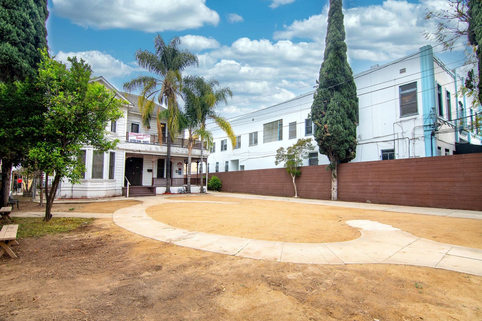 Los Angeles Apartment: 131 S Boyle Avenue