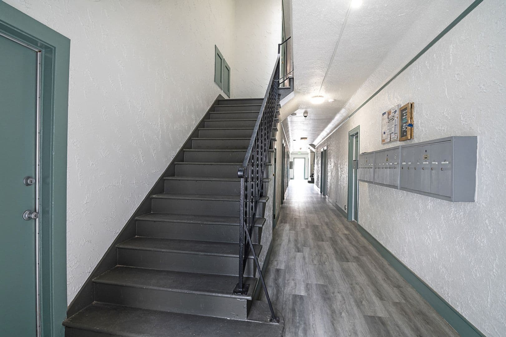Los Angeles Apartment: 440 E 27th Street
