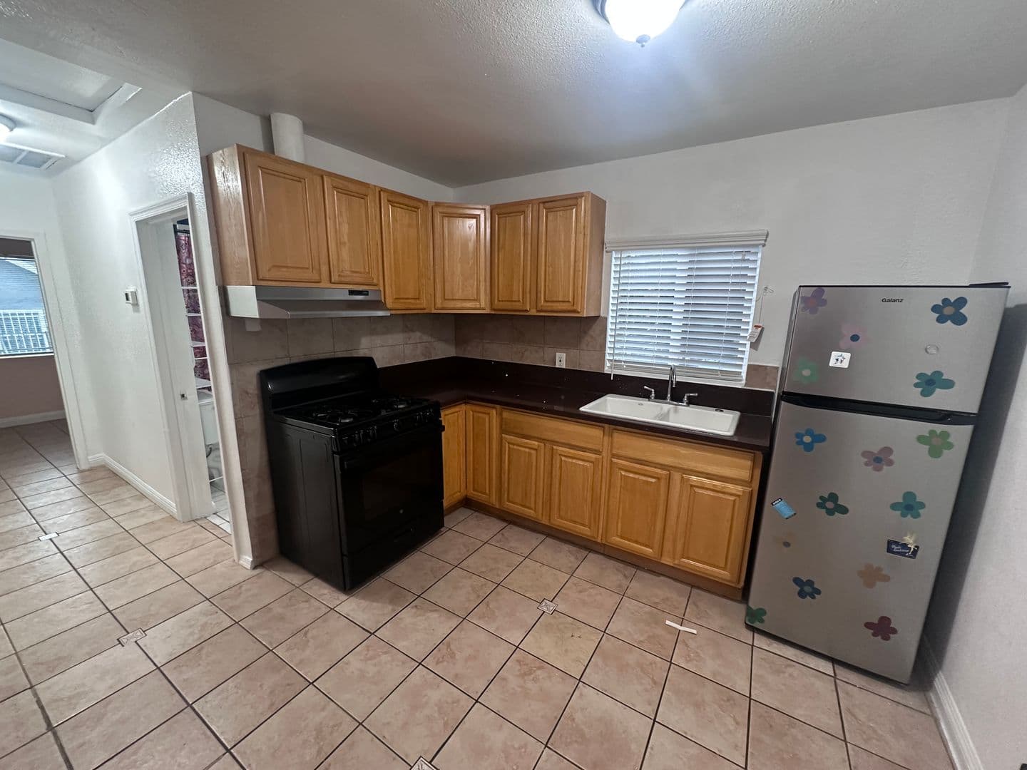 Los Angeles Apartment: 2426 Wabash Avenue
