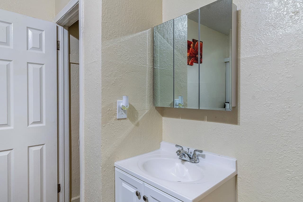 Los Angeles Apartment: 5117-5123 S Avalon Boulevard