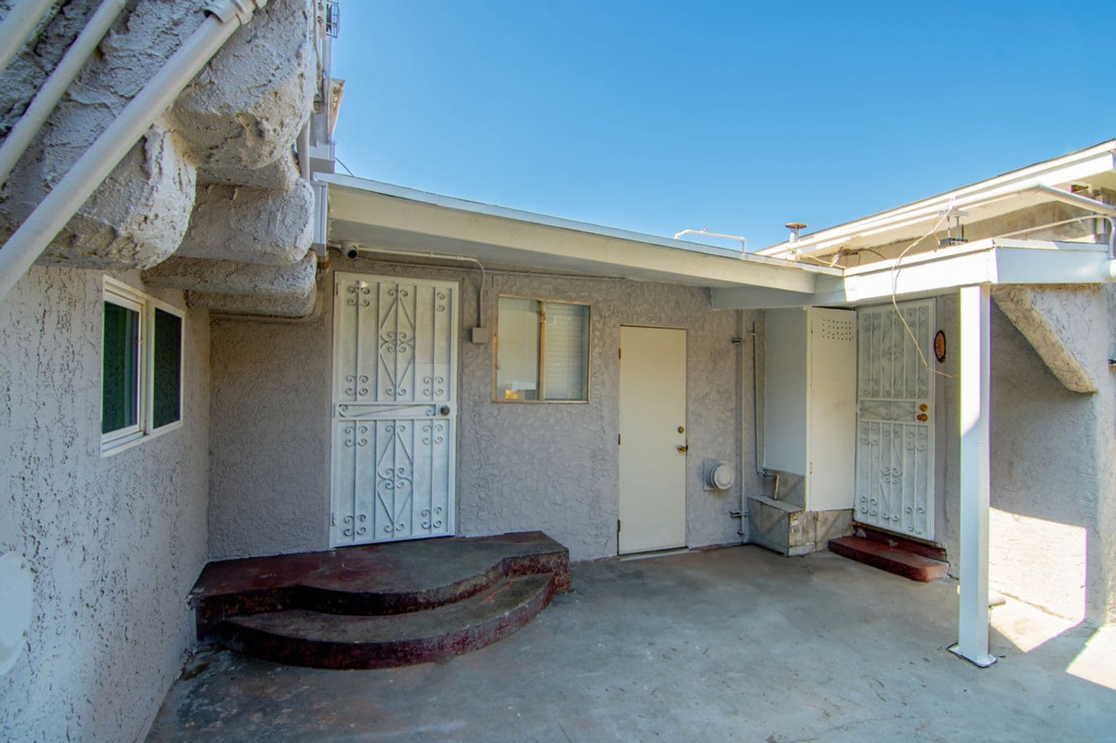 East Los Angeles Apartment: 930-932 Fraser Avenue