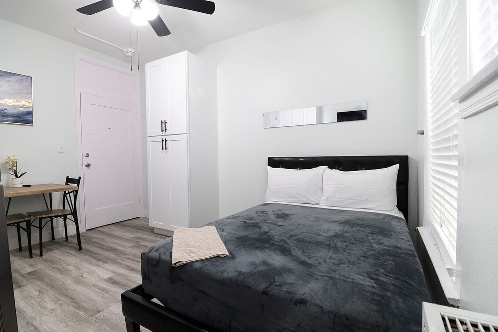 Los Angeles Apartment: 323 N Soto Street