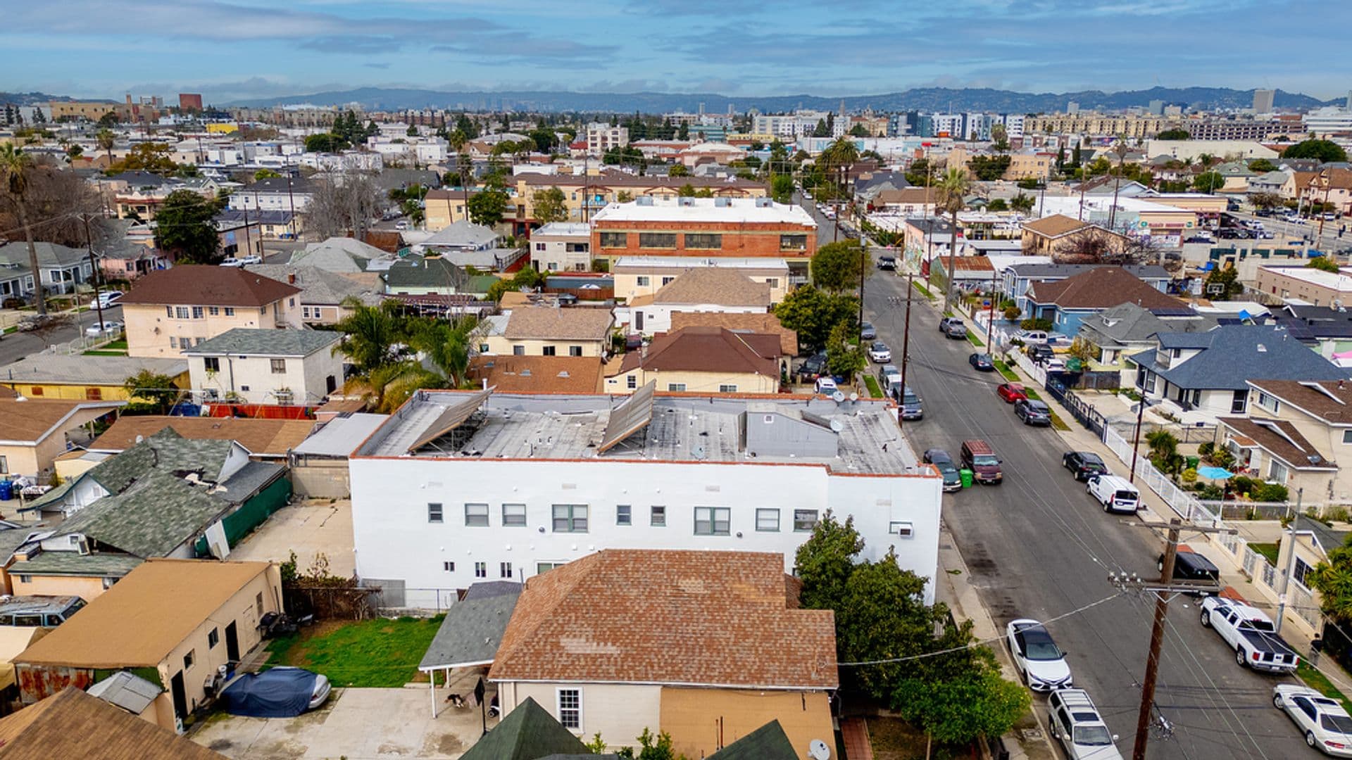 Los Angeles Apartment: 440 E 27th Street