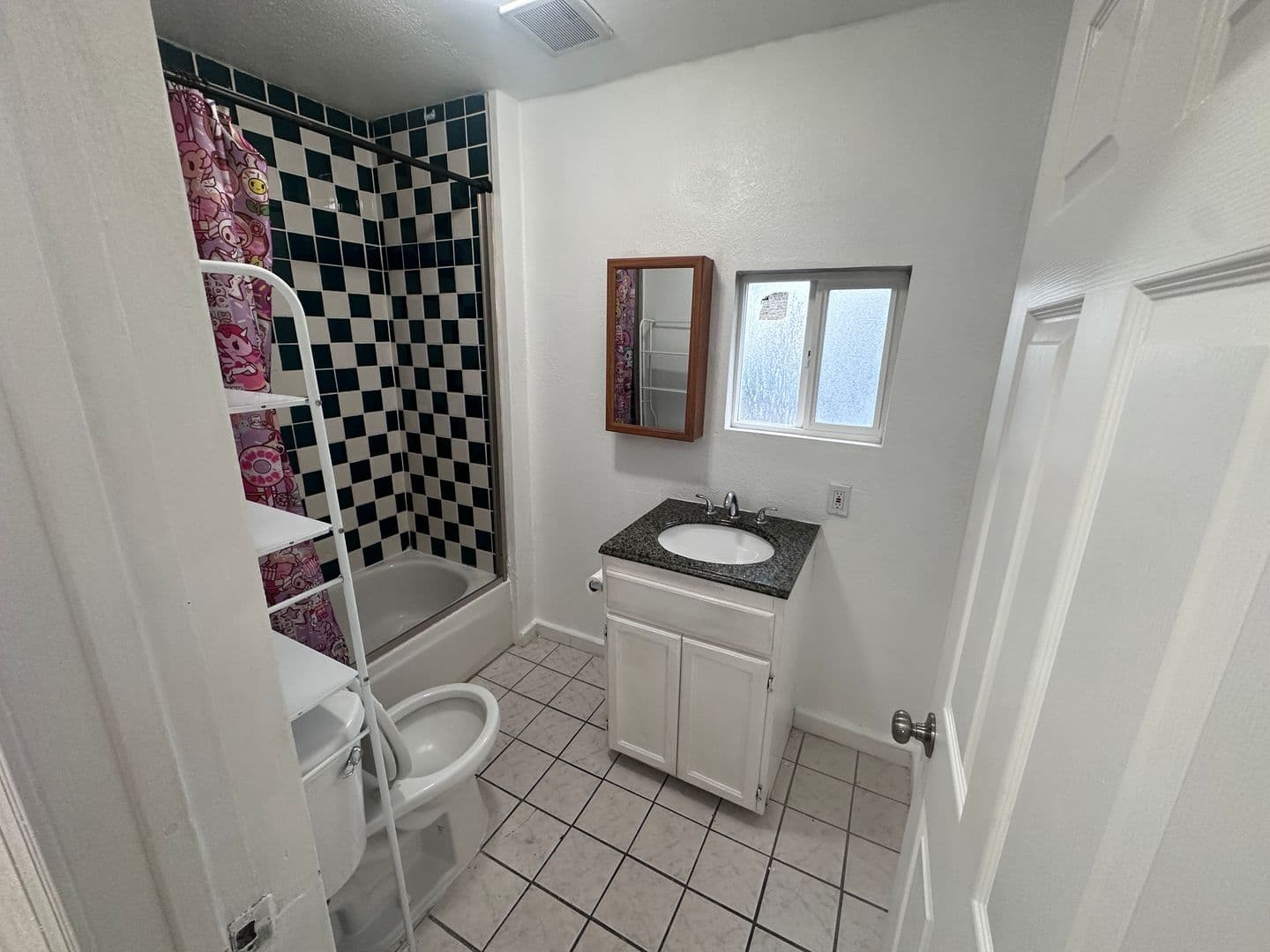 Los Angeles Apartment: 2426 Wabash Avenue