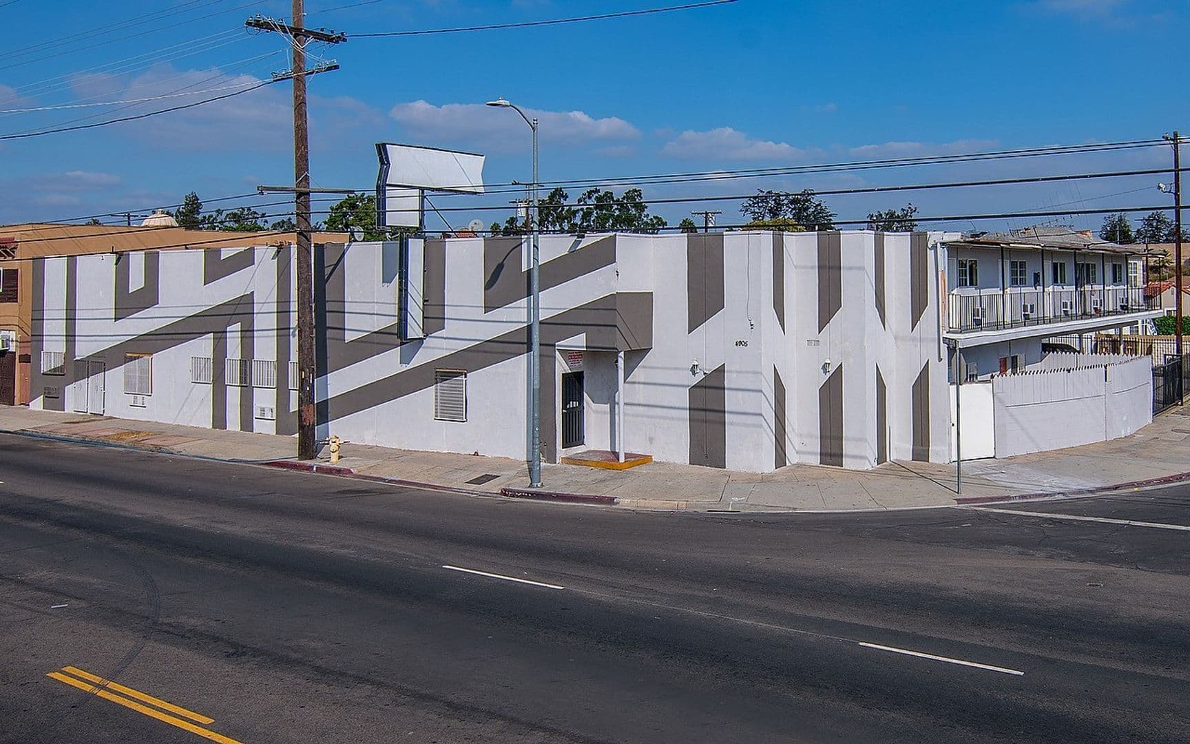 Los Angeles Apartment: 4905 W Adams Blvd