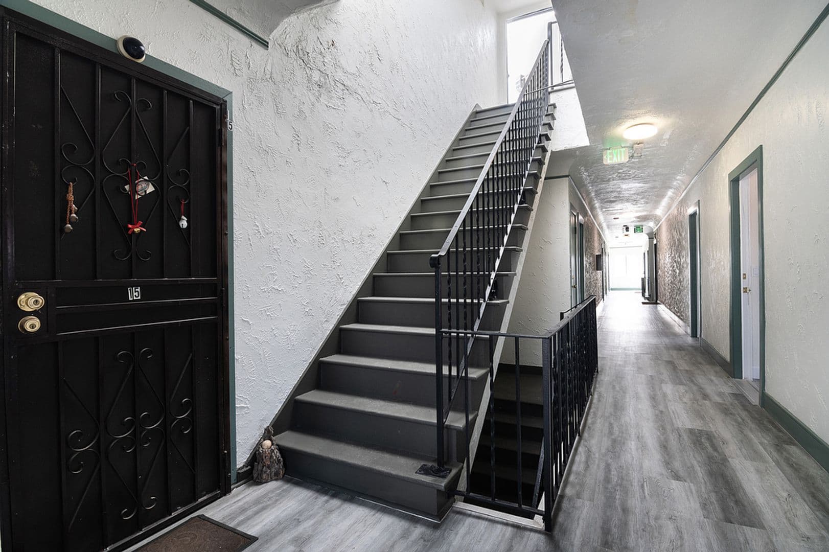 Los Angeles Apartment: 440 E 27th Street