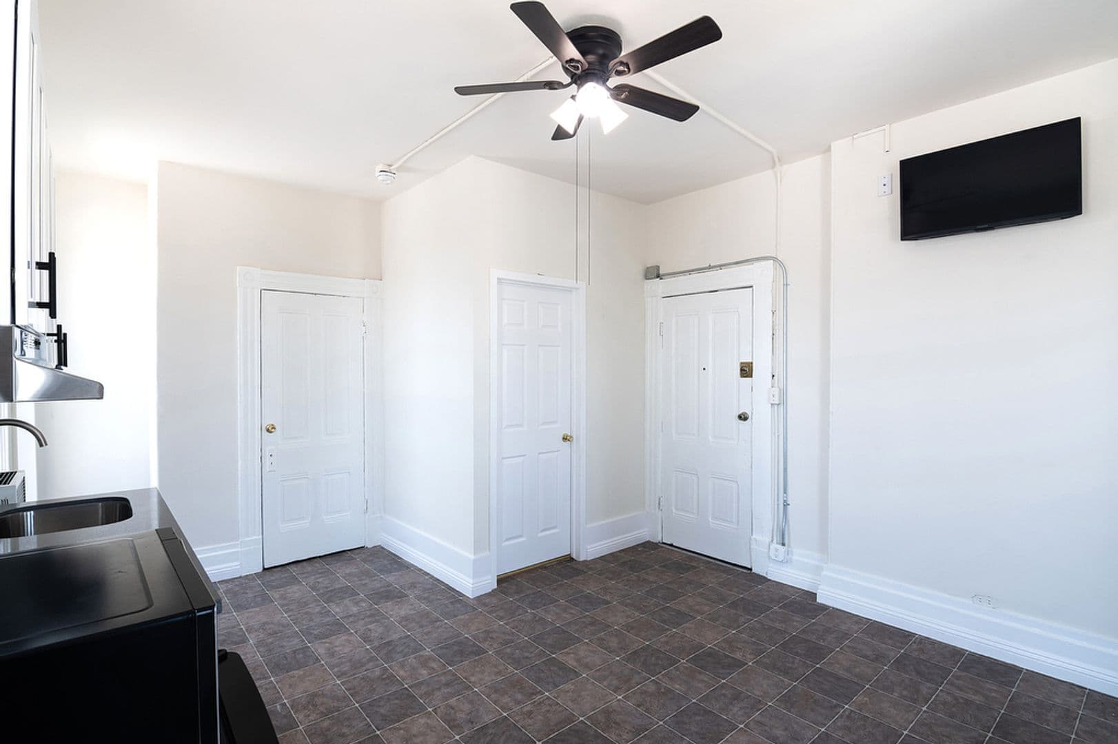 Los Angeles Apartment: 131 S Boyle Avenue